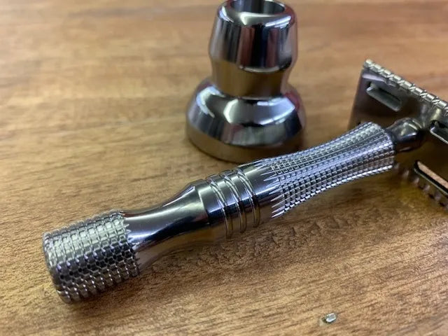 TRH8: TITANIUM CROWN Double Edge Safety Razor Handle: 90 mm x 14 mm