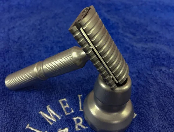 TISCLCAP: Scalloped Cap, Titanium – Timeless Razor
